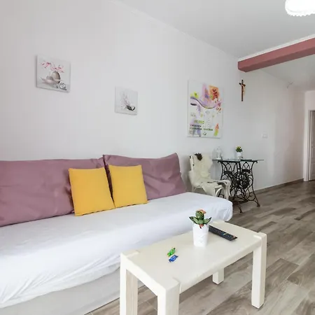 Apartment For Families With Children Banjol, Rab - 19804