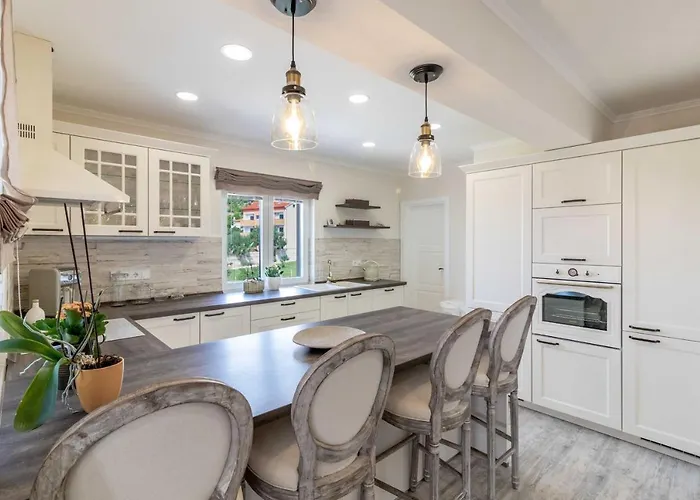 Appartamento For Families With Children Banjol, Rab - 19804 *